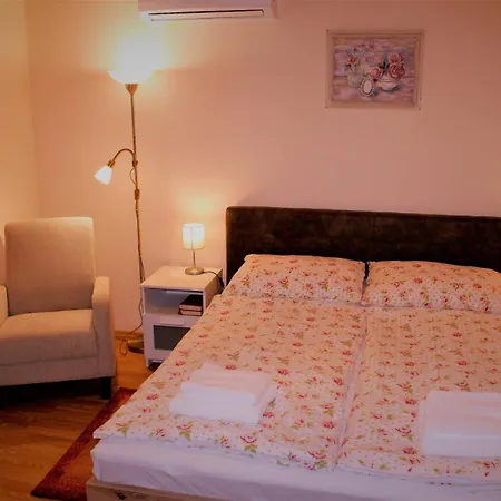 Malina Apartment *